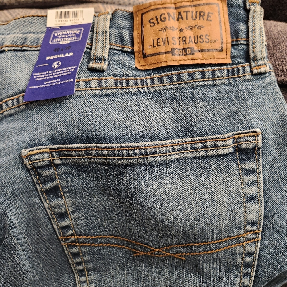 Men's Jeans.  4 new pairs